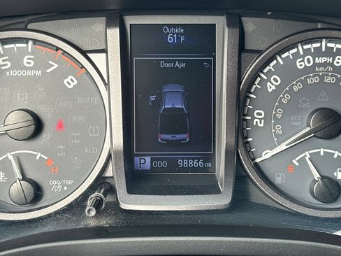 Used 2019 Toyota Tacoma TRD Sport w/ Technology Package RWD image 27