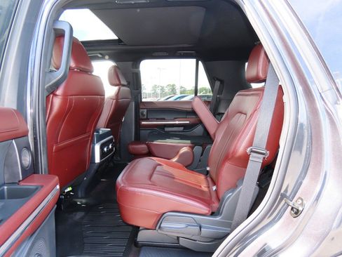 Used 2023 Ford Expedition Limited image 21