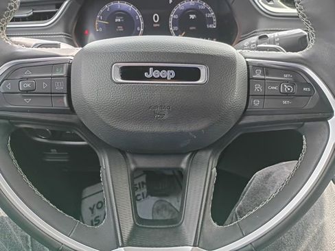 Used 2023 Jeep Grand Cherokee L Laredo AWD/4WD image 25