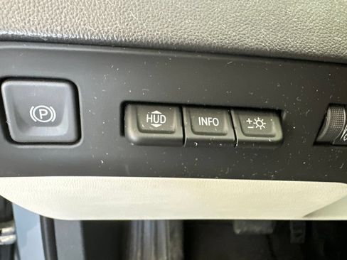 Used 2023 Buick Enclave Premium w/ Experience Buick Package FWD image 16