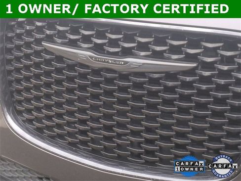 Used 2021 Chrysler 300 Touring w/ Sport Appearance Package image 25