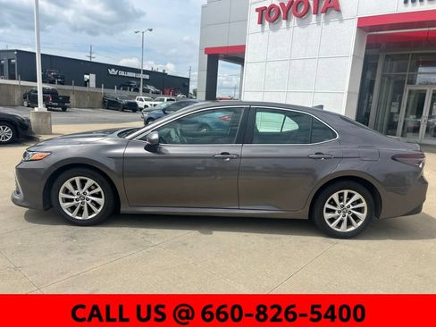 Used 2023 Toyota Camry LE FWD image 11