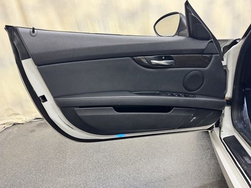 Used 2014 BMW Z4 sDrive28i image 18