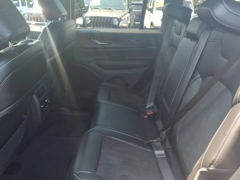 Certified 2023 Jeep Grand Cherokee Altitude AWD/4WD image 14