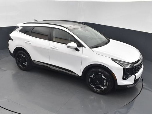 Certified 2026 Kia Sportage EX w/ EX Panorama Roof Package FWD image 40