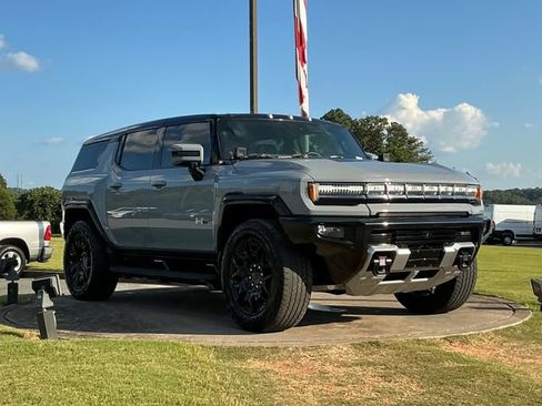 Used 2024 GMC Hummer EV 2X w/ LPO, Illumination Package AWD/4WD image 9