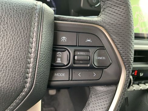 Used 2025 Toyota Tacoma Limited image 27