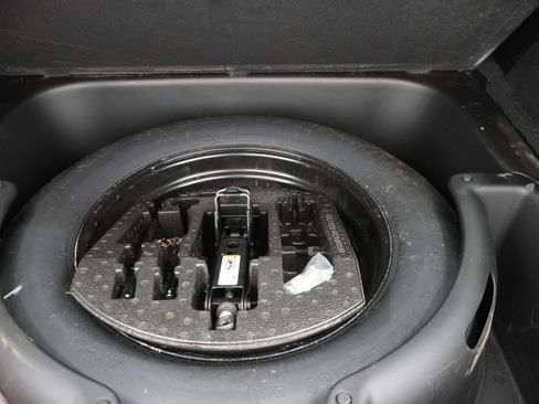 Used 2020 Jeep Grand Cherokee Altitude AWD/4WD image 27