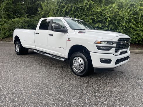 Used 2026 RAM 3500 Big Horn AWD/4WD image 2