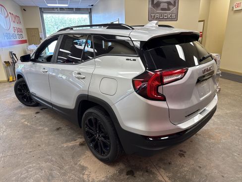 Used 2022 GMC Terrain SLE w/ Driver Convenience Package AWD/4WD image 7