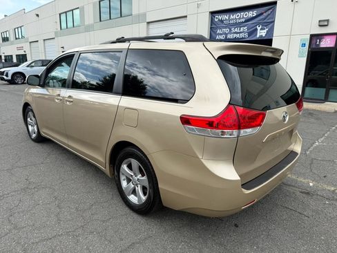 Used 2011 Toyota Sienna LE FWD image 9