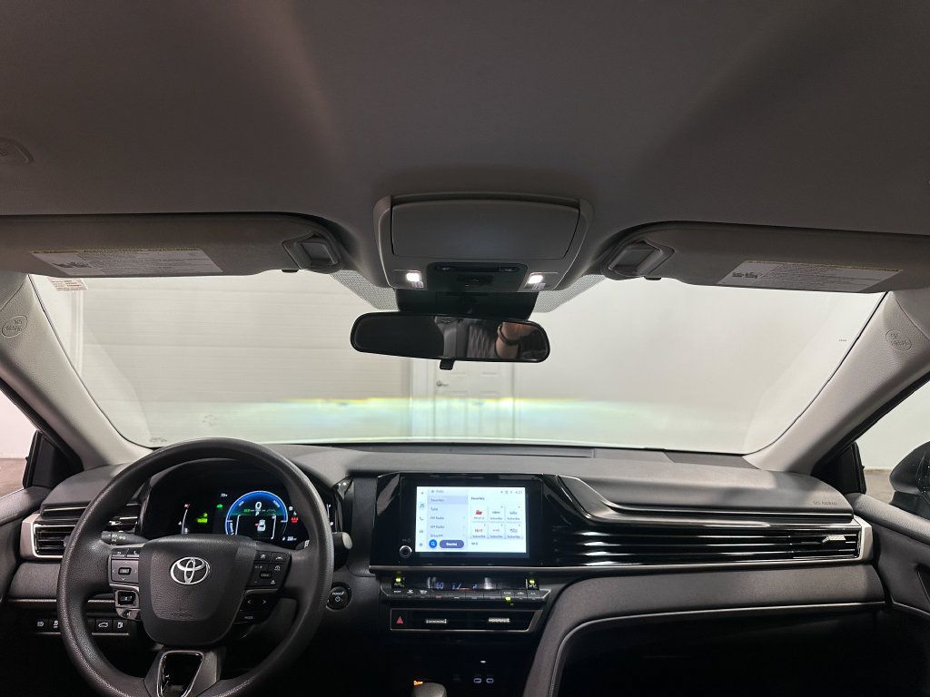 Used 2025 Toyota Camry LE FWD image 85