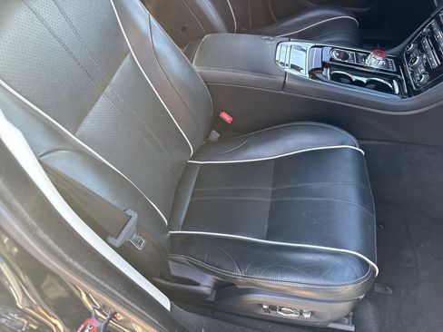 Used 2018 Jaguar XJ R-Sport RWD image 25