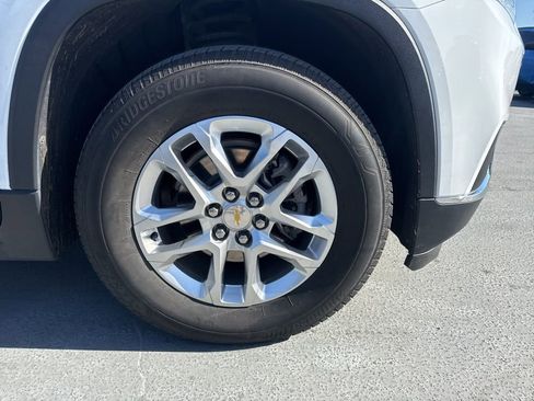 Used 2021 Chevrolet Traverse LT image 4