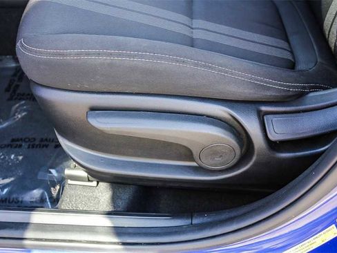 Used 2022 Hyundai Venue SEL image 21