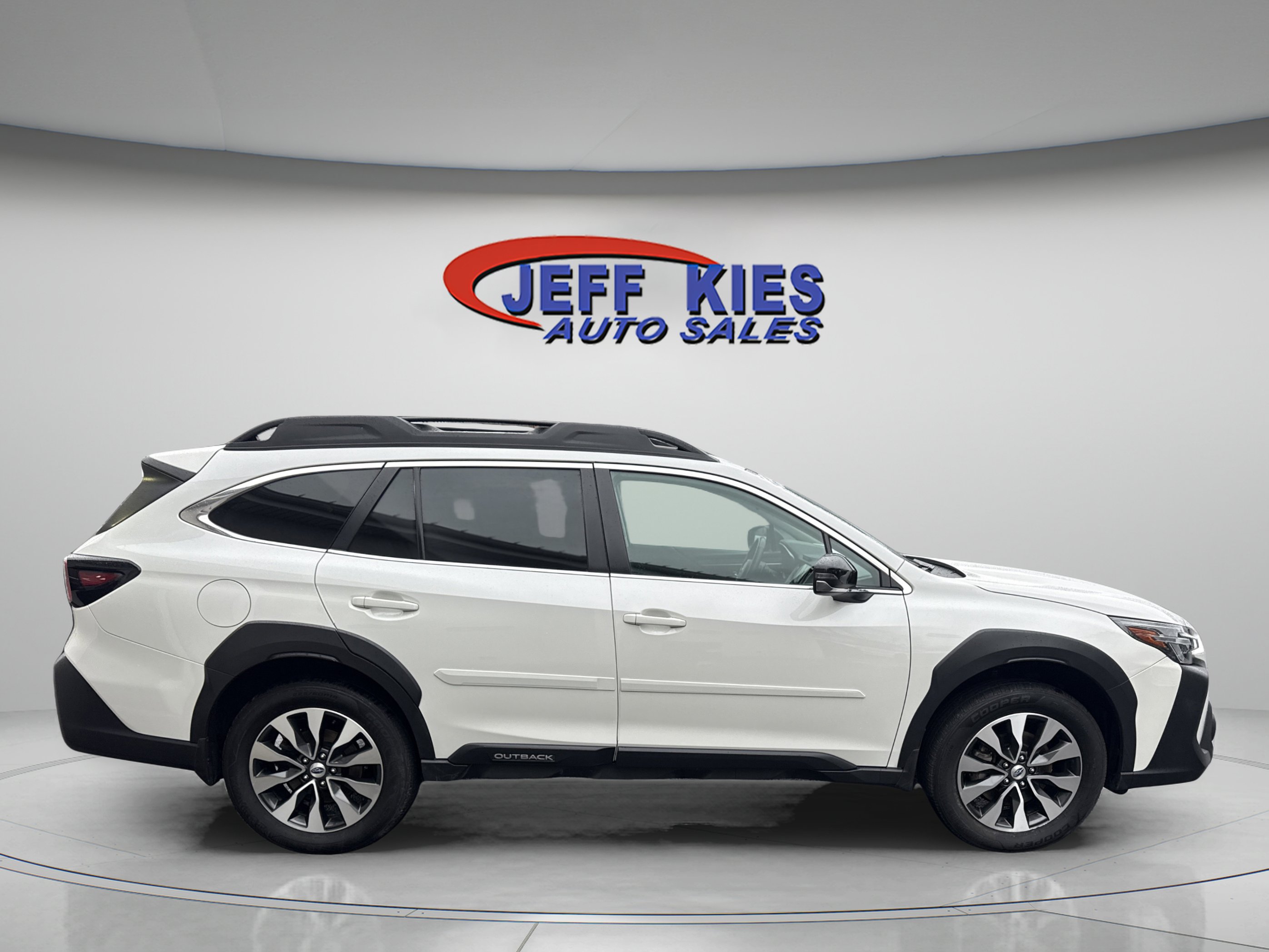 Used 2023 Subaru Outback Limited XT AWD/4WD image 4