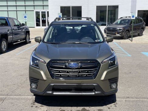 Certified 2023 Subaru Forester Premium AWD/4WD image 6