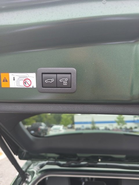 Used 2025 Toyota Corolla Cross XLE w/ Convenience Package AWD/4WD image 9