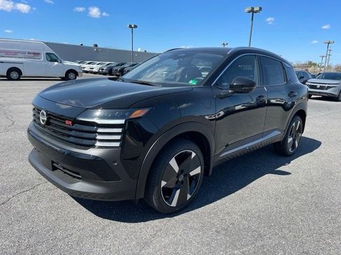 New 2025 Nissan Kicks SR image 9