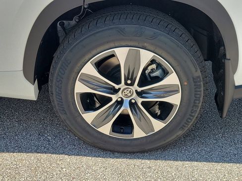 New 2026 Toyota Highlander XLE AWD/4WD image 5