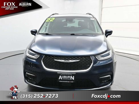 Used 2022 Chrysler Pacifica Touring-L FWD image 15