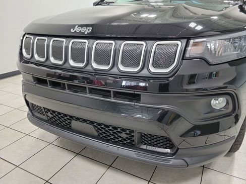 Certified 2022 Jeep Compass Latitude w/ Sun and Sound Group AWD/4WD image 27