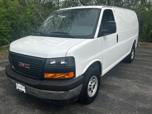 New 2026 GMC Savana 3500 w/ Driver Convenience Package RWD image 3