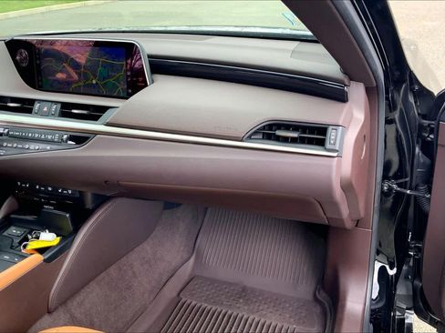 Used 2020 Lexus ES 350 w/ Accessory Package 2 image 19