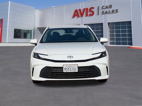 Used 2025 Toyota Camry LE image 2