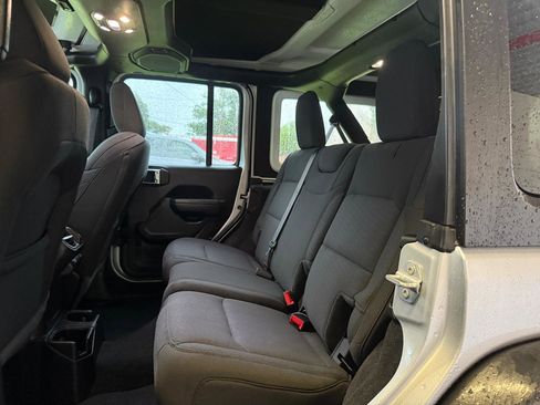 Used 2023 Jeep Wrangler Unlimited Sport AWD/4WD image 5