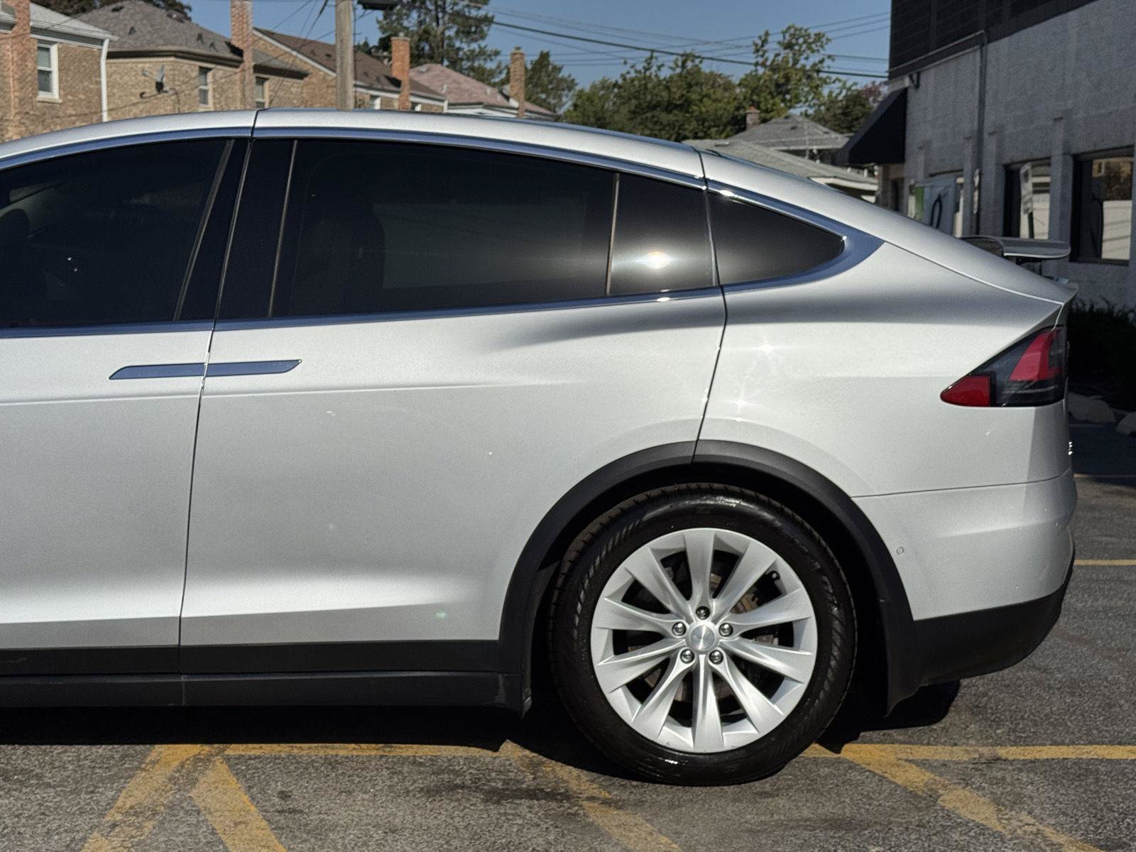 Used 2016 Tesla Model X 90D AWD/4WD image 3