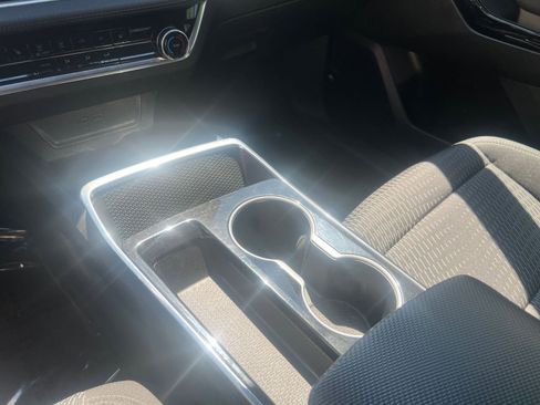 Used 2025 Chevrolet Equinox LT image 36