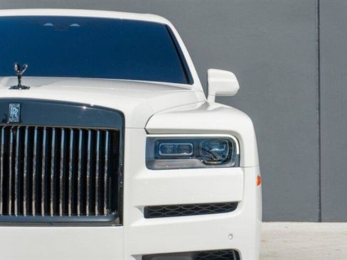 Used 2024 Rolls-Royce Cullinan Black Badge image 18