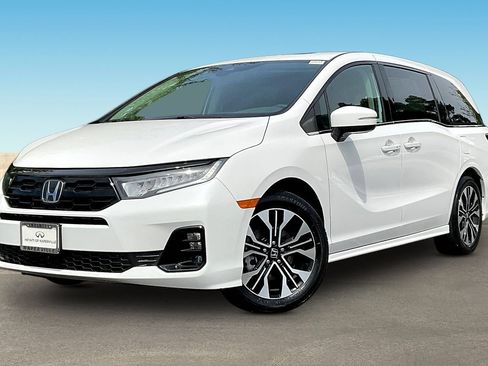 Used 2026 Honda Odyssey Elite image 3