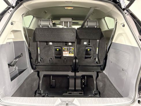 Certified 2024 Toyota Sienna XLE FWD image 37