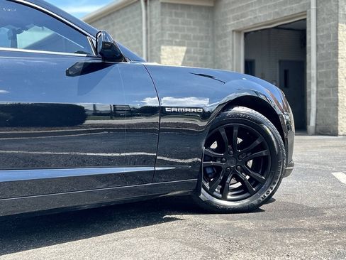 Used 2015 Chevrolet Camaro LT RWD image 4