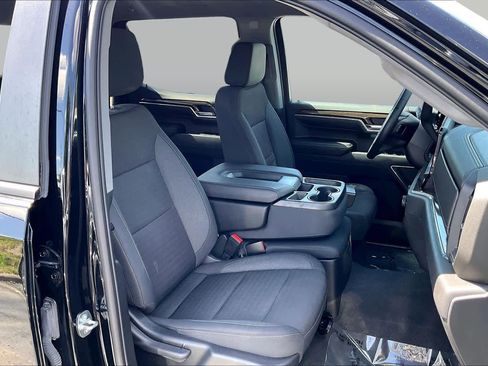 Used 2023 Chevrolet Silverado 1500 LT AWD/4WD image 8