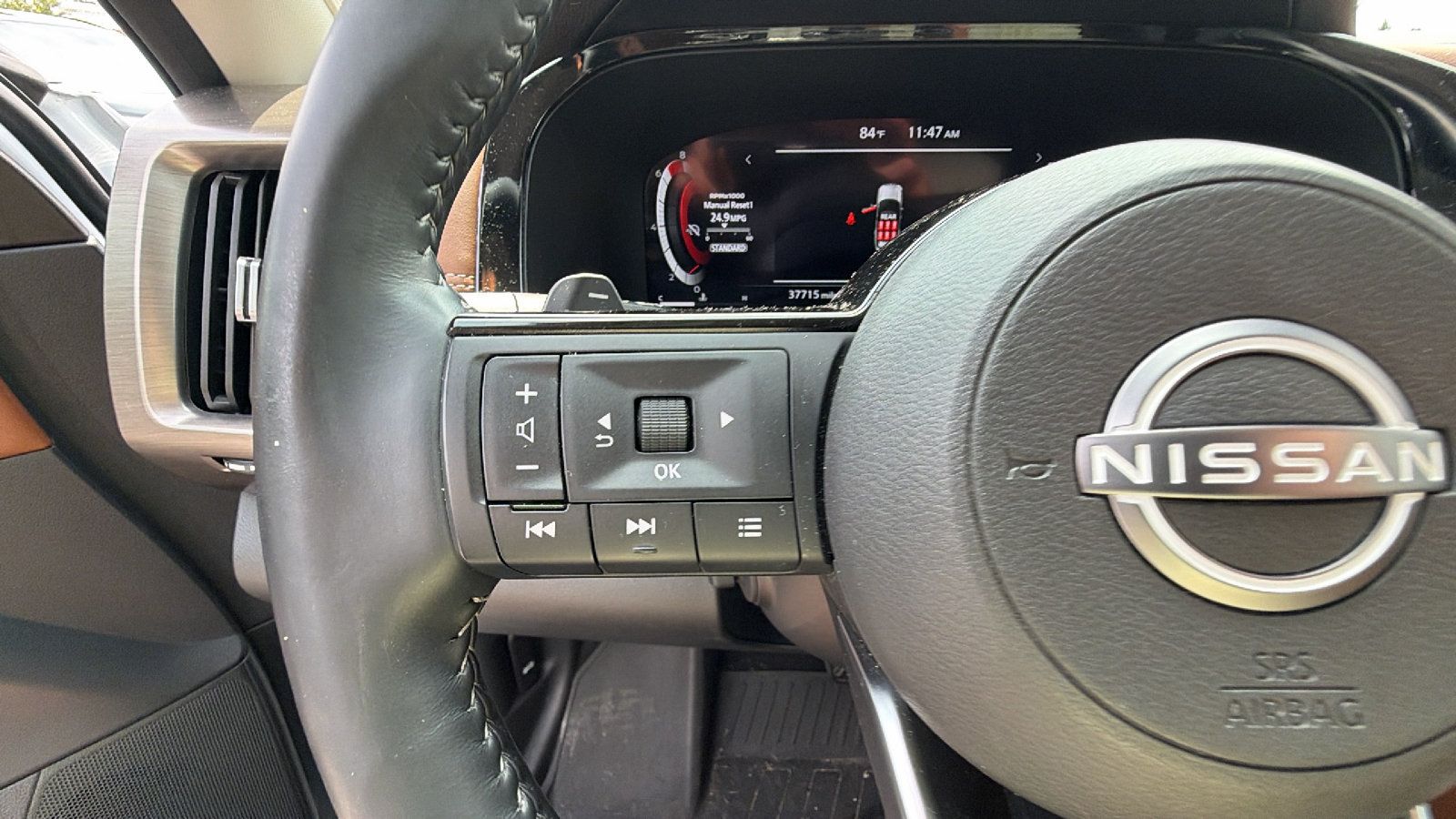 Used 2025 Nissan Pathfinder Platinum w/ Cargo Package FWD image 31