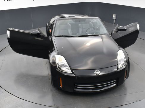 Used 2007 Nissan 350Z Touring RWD image 29