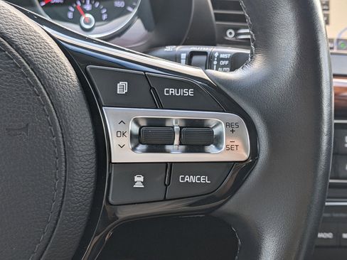 Certified 2019 Kia Cadenza Technology image 40