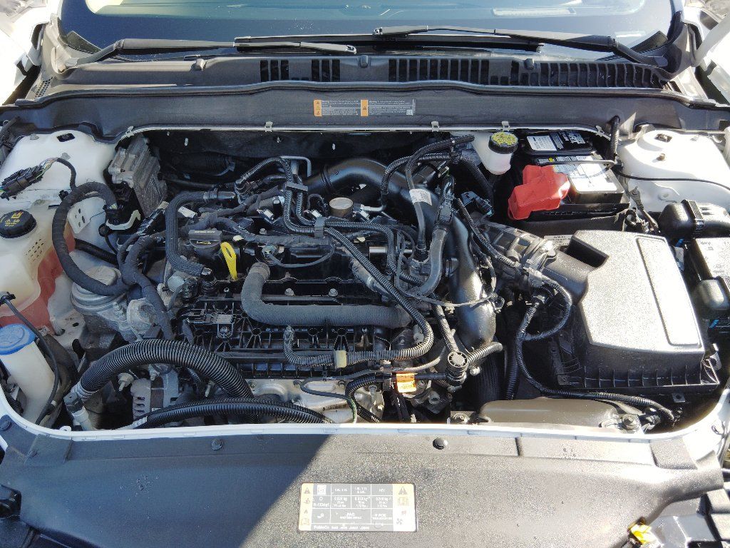 Used 2020 Ford Fusion SE FWD image 11