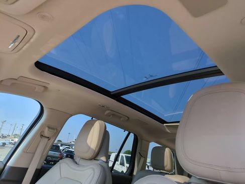 Used 2020 Lincoln Aviator Reserve w/ Equipment Group 201A AWD/4WD image 28
