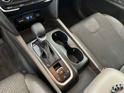 Used 2020 Hyundai Santa Fe SE image 20