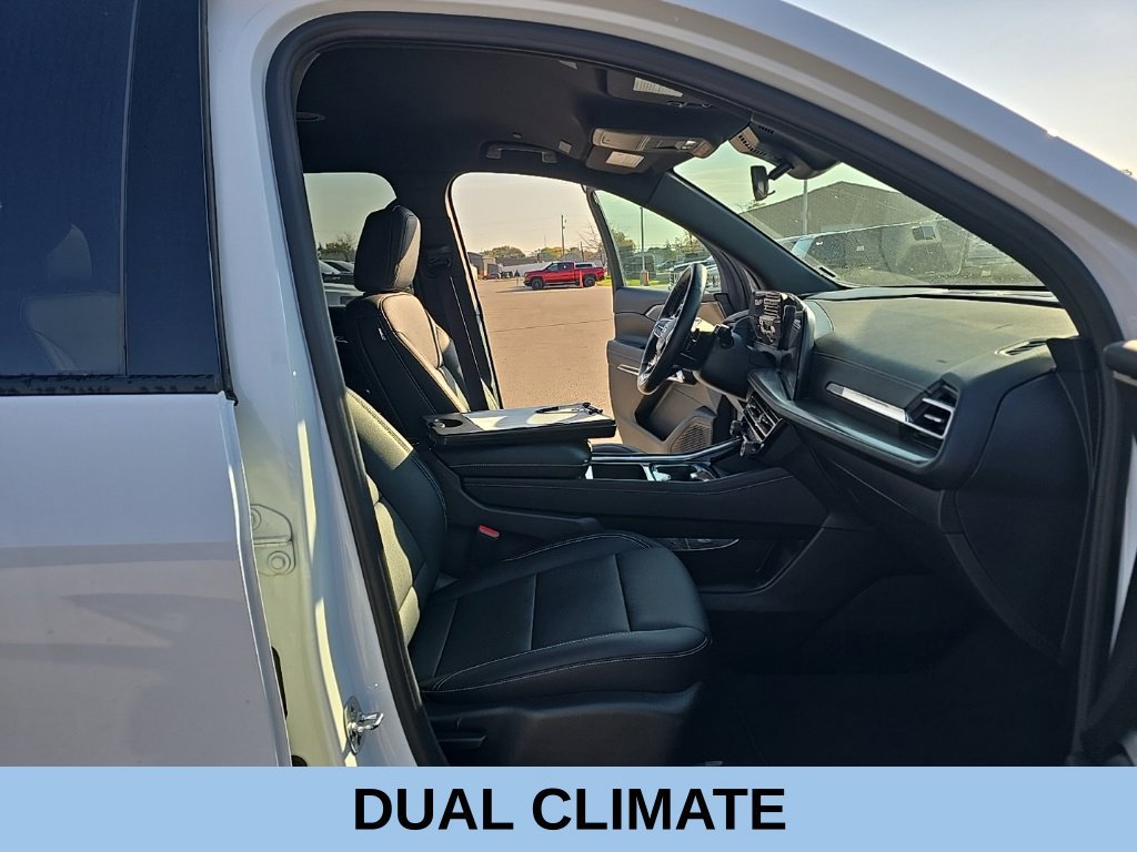 Used 2026 Chevrolet Traverse LT AWD/4WD image 19