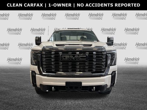 Used 2024 GMC Sierra 2500 Denali Ultimate AWD/4WD image 3