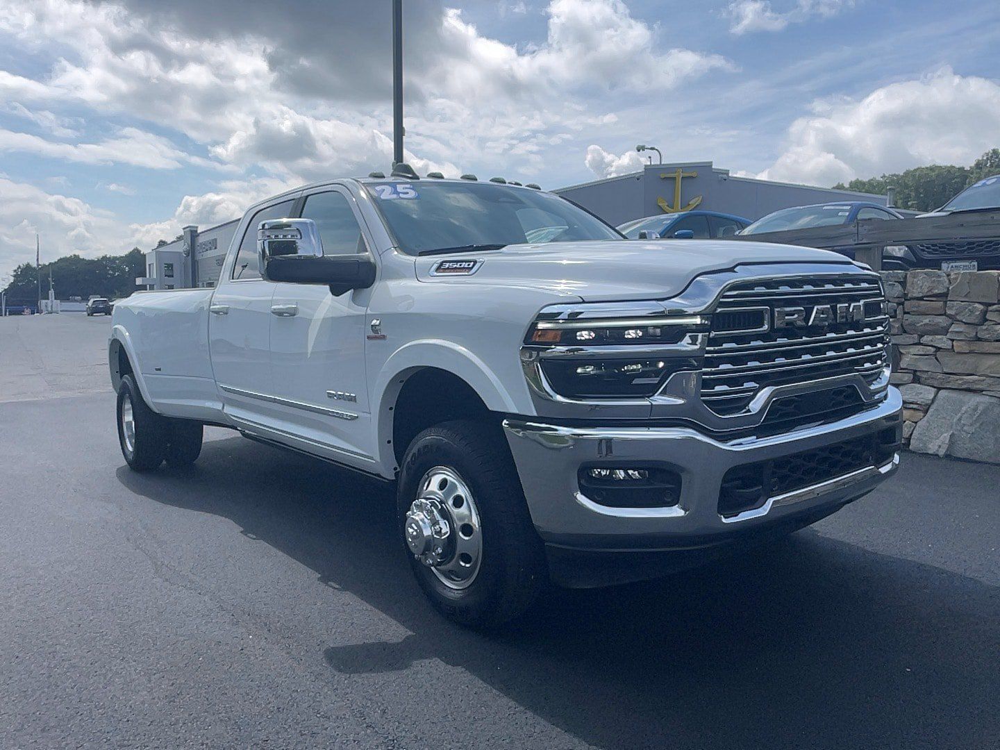 Used 2025 RAM 3500 Limited AWD/4WD image 1