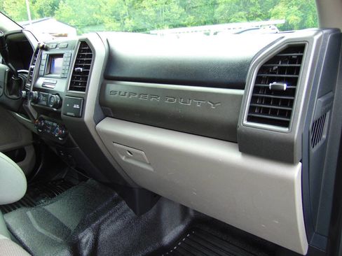 Used 2020 Ford F250 XL w/ Power Equipment Group AWD/4WD image 17