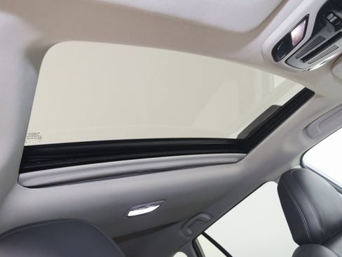 Used 2025 Subaru Outback Touring XT image 11