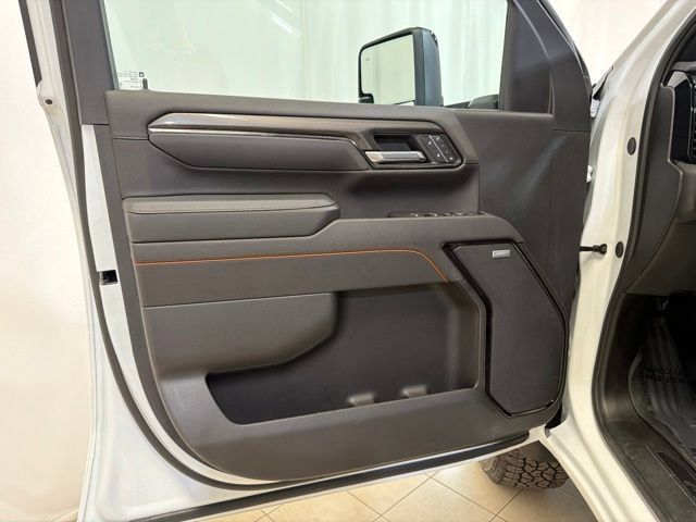 Used 2025 GMC Sierra 2500 AT4 AWD/4WD image 10