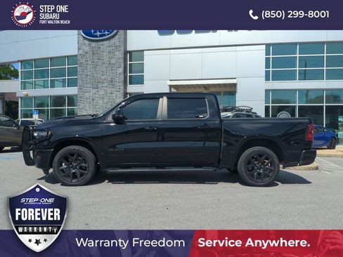 Used 2025 RAM 1500 Laramie w/ Night Edition AWD/4WD image 4